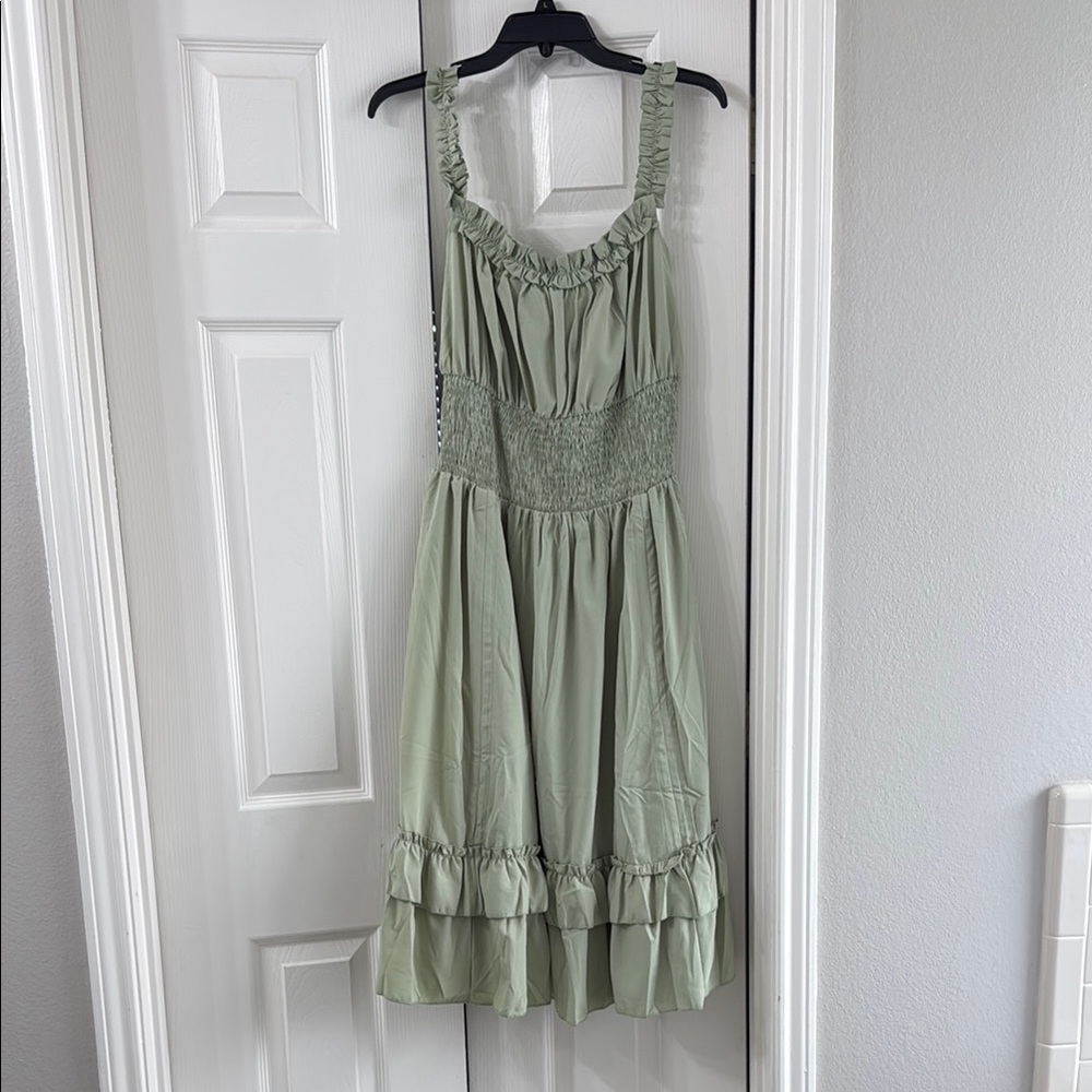 Elegant Green Sleeveless Dress